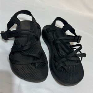 Chaco Z2 Womens Black Strappy Sandals Toe Loop Hiking Beach Water Shoes Size‎ 10